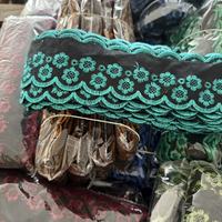Renda Bordir Bunga Etnik dengan Latar Belakang Hitam, Renda Bunga Multi Warna untuk Gaun, Jilbab, dan Dekorasi Kostum Tradisional