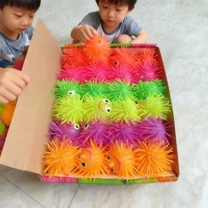 ลูกบอลขนเม่นเรืองแสงข้ามพรมแดน สำหรับเด็กและเยาวชน (15-35 ปี) ของเล่นฟุต<span class=keywords><strong>บอล</strong></span>ยอดฮิต ลูกบอลตัวตลกเรืองแสง ยืดหยุ่นได้ ทำจากพลาสติก - Product Image 4