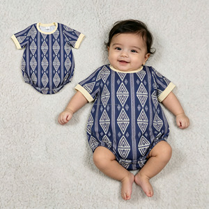 Combinaison nautique pour bébés garçons, bleue, sans manches, avec broderie de voilier et combinaison à bulles rayée - Product Image 5