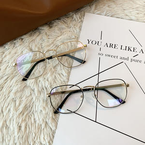 กรอบแว่นตา W3-1961 ทรงไม่สมมาตร สำหรับทุกเพศ แบบเต็มกรอบ เลนส์ PC ป้องกันรังสียูวีและแสงสีฟ้า น้ำหนักเบา ผลิตที่ไถโจว - Product Image 4