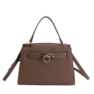Sac à main structuré noir pour femme - Élégant fermoir à anneau doré, cuir PU texturé, sac bandoulière convertible - Product Image 1