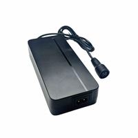 Chargeur portable durable 48V 2A ABS compatible avec la batterie au lithium 3 broches Gazelle pour vélo électrique 48V