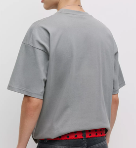 T-shirt unisexe oversize en coton 100% 220g à épaules tombantes, personnalisable, fourni par le fabricant - Product Image 2