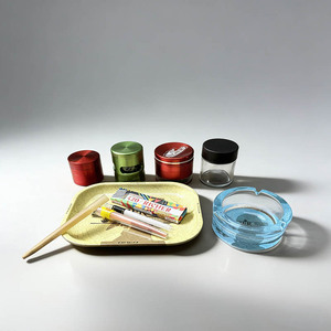 Set de Fumar Rosa de Lujo para Mujer, Papel de Liar con Filtros, Molinillo Magnético, Bandeja Metálica, Kit de Accesorios para Fumar - Product Image 1