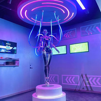 Statue de robot féminin aux ailes futuristes, décoration haut de gamme pour bar et boîte de nuit, lumière LED néon, sculpture d'ange cyberpunk