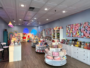 Soluciones de Diseño de Interiores para Tiendas de Dulces Premium |   Exhibidores de Madera Personalizados para Comercios y Conceptos de Diseño para Tiendas de Dulces - Product Image 3
