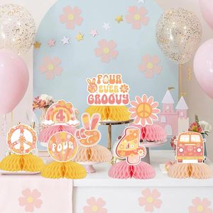 Decorazioni per Compleanno 'Four Ever Groovy' per Ragazze, 8 Pezzi, Centrotavola a Nido d'Ape per 4° Compleanno, Decorazioni per Festa di Compleanno - Product Image 6