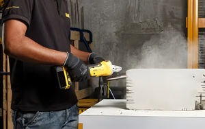 เครื่องเจียรแบบสไลด์สวิตช์สำหรับใช้ในครัวเรือนและอุตสาหกรรม 9000 รอบต่อนาที เครื่องตัด 20V แบบชาร์จไฟได้ ประสิทธิภาพสูง รุ่น <span class=keywords><strong>DCG405</strong></span> - Product Image 5