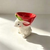 Ensemble de tasses à œufs en porcelaine au design créatif de lapin, motif fraise rouge, vaisselle pour le petit-déjeuner, décoration de la cuisine et de la salle à manger, cadeau