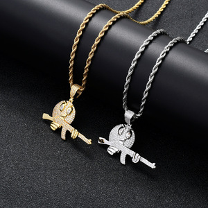 Pendentif personnalisé en forme de poignée de pistolet avec <span class=keywords><strong>emoji</strong></span> de dessin animé et zircon, collier hip hop - Product Image 4