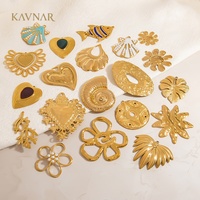 KAVNAR Pendentif Vintage en Acier Inoxydable Plaqué Or 18K avec Cœur, Fleur, Coquillage, Poisson, Émail et Perle pour Femme, Bijou Tendance