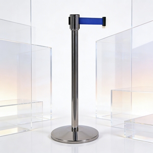 Robuster Einziehbarer Absperrpfosten mit 51mm Stange und Industrietauglichem Gusseisen-Bodenfuß für den Täglichen Gebrauch - Product Image 1