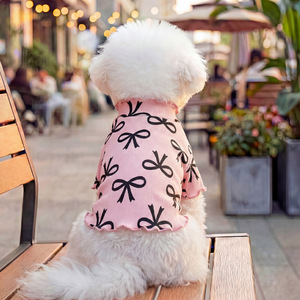 Ropa para mascotas: Camiseta base rosa con estampado de lazo y volantes, estilo dulce y lindo, para perros pequeños y gatos - Product Image 3