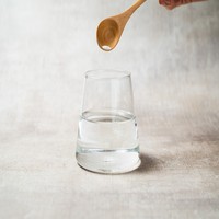 Premium voedingsmiddelenkwaliteit oplosmiddelvrij puur watergeëxtraheerd lichtgeel Naringine 98% hoge zuiverheid citrusvrucht extract poeder ISO 22000