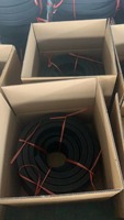 Bande d'étanchéité en mousse de caoutchouc éponge EPDM extrudée