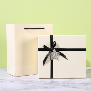 Caja de Regalo Personalizada de Alta Gama, Impermeable, con Recubrimiento UV, Logotipo Estampado en Relieve, Cierre con Cinta de Lino Texturizado para Artículos de Bebida - Product Image 3