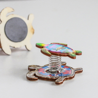 Aimant de réfrigérateur en forme de tortue de mer de taille moyenne en bois époxy, aimant puissant, écologique, clip pour carte de visite méditerranéenne