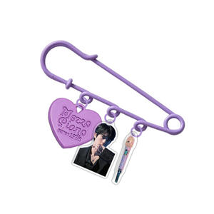 Broches de insignia de hojalata KPOP JUNGKOOK V RM JIMIN SUGA, accesorios de micrófono de moda <span class=keywords><strong>JIN</strong></span>, bolsa, alfileres de ropa, colección de fans - Product Image 6