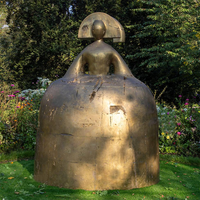 Escultura de Bronce de la Famosa Mariana de Austria, Manolo Valdés, Estatua de Latón de la Reina Mariana