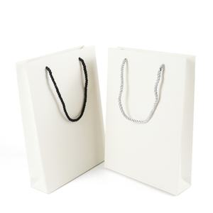 Sacs cadeaux en papier kraft blanc de luxe Crown Win avec votre propre logo, emballage, sacs en carton holographiques, sacs en papier - Product Image 5