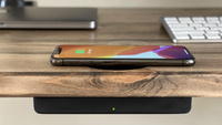 Chargeur sans fil à induction invisible OEM 10W 50mm pour téléphones Chargement de bureau en bois dur OTP OVP Emballage Design personnalisable