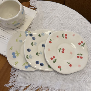 Ensemble moderne de tasse à café et soucoupe à dessert en porcelaine peinte à la main, écologique, réutilisable, 3 couleurs, design élégant - Product Image 4