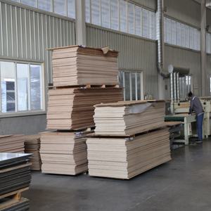 Dalles de sol modulaires emboîtables en fibre de verre pour protection du gazon, pour tentes événementielles portables et sols de camping - Product Image 1