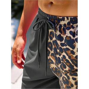 Shorts de bain pour homme personnalisés à imprimé léopard, séchage rapide, avec poches, tissu tissé en polyester et élasthanne - Product Image 4