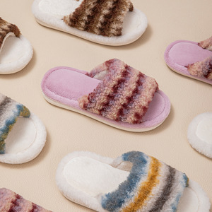 Pantoufles en coton rayées et colorées pour femmes, pantoufles en fourrure avec un design confortable, pour l'exportation - Product Image 4