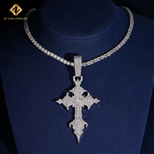 จี้เงินรูปกากบาทประดับเพชรโมอิสซาไนต์ทรงสี่เหลี่ยมแบบเจ้าหญิงจาก ZUANFA JEWELRY สำหรับผู้ชาย จี้เพชรโมอิสซาไนต์แบบสั่งทำพิเศษ - Product Image 5