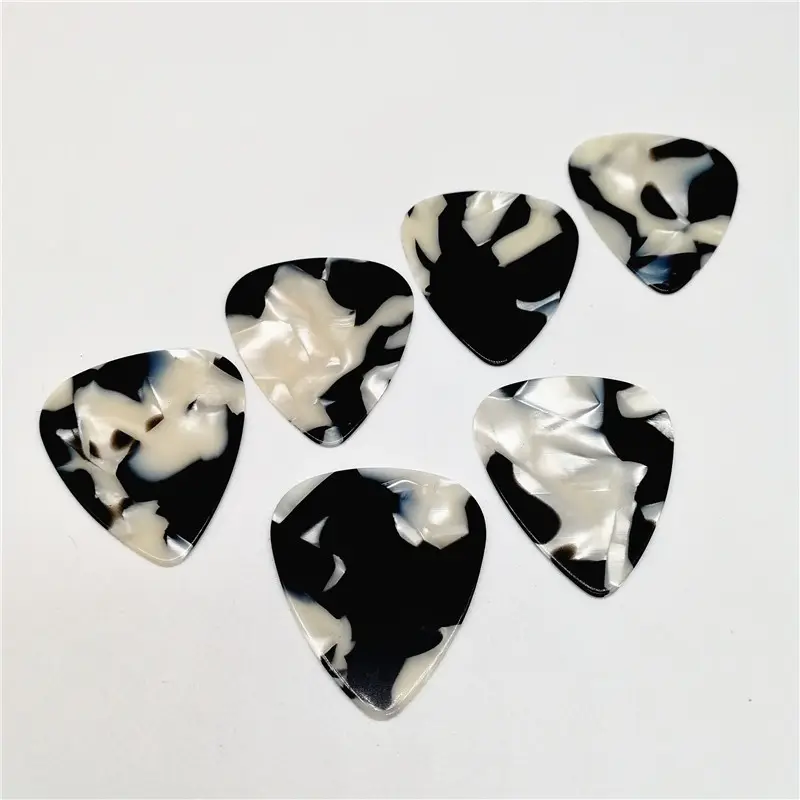 Zwart Wit Kleur Gitaar Pick Bemiddelaar Plain Celluloid Gitaren Pleit Koe Colour Gitaar Mediator Zware Dikte 0.96Mm Blanco