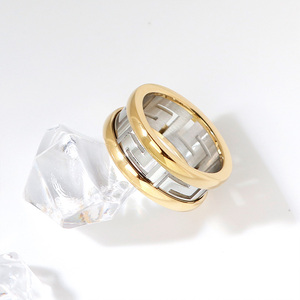 Anello in Acciaio Inossidabile 316L Bicolore con Motivo a Chiave Greca, Impermeabile e Antiossidante, per Uomo e Donna, Unisex - Product Image 5