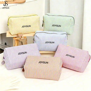 YOUSUN Sac de maquillage brodé en fil bulle personnalisé, sac de toilette rayé mignon pour femmes – Grande vente - Product Image 1