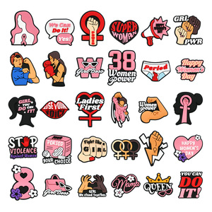 Decoraciones Personalizadas al por Mayor para Zapatos Tipo Clog Negros, Dijes Mágicos de PVC para Mujer con Hebillas, 2.5-3.5cm - Product Image 2