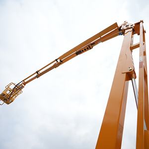 Caminhão com Cesto Aéreo Elétrico Autonivelante de 12 a 18m Montado em Reboque - Product Image 3