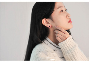 Hoa Tai Trang Sức Hình Trái Tim Nhỏ Giọt Màu Đen Bằng Bạc Thật 925 Dành Cho Phụ Nữ Và Nam Giới Trang Sức Punk - Product Image 6