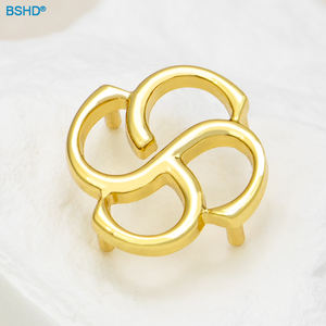 <span class=keywords><strong>Forme</strong></span> <span class=keywords><strong>de</strong></span> <span class=keywords><strong>cercle</strong></span> personnalisé logo creux étiquette en métal doré 18/20mm petite étiquette nominative en métal pour sacs et portefeuille - Product Image 1