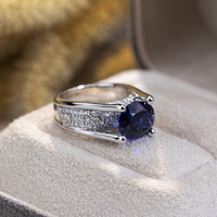 Bague de mariage en or massif 9 carats avec saphir bleu royal de laboratoire personnalisé Messi Gems pour homme, modèle MSR-1733
