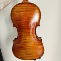 Violon 4/4 de style baroque, table en épicéa, fond en érable flammé, son doux, vernis spiritueux, cordes en nylon, excellente finition, vente en gros