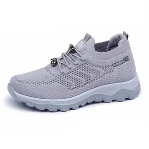 Chaussures plates basses sportives pour hommes et femmes pour le printemps, vêtements décontractés pour seniors d'âge moyen, coureurs en tissu à la mode avec caractéristique respirante - Product Image 5