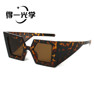 แว่นกันแดดแฟชั่นขนาดใหญ่ สีดำ UV400 สำหรับทุกเพศ สไตล์สตรีทกลางแจ้ง - Product Image 4