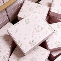 Boîte d'expédition en carton ondulé rose kawaii écologique personnalisée avec fermeture magnétique et doublure en éponge |   Revêtement UV avec motif de chiot mignon |   Personnalisé