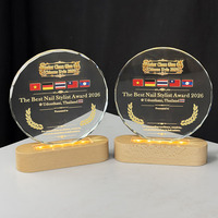 Trophée Rond Personnalisé en Cristal avec Base Lumineuse en Bois – Cadeau Souvenir d'Entreprise