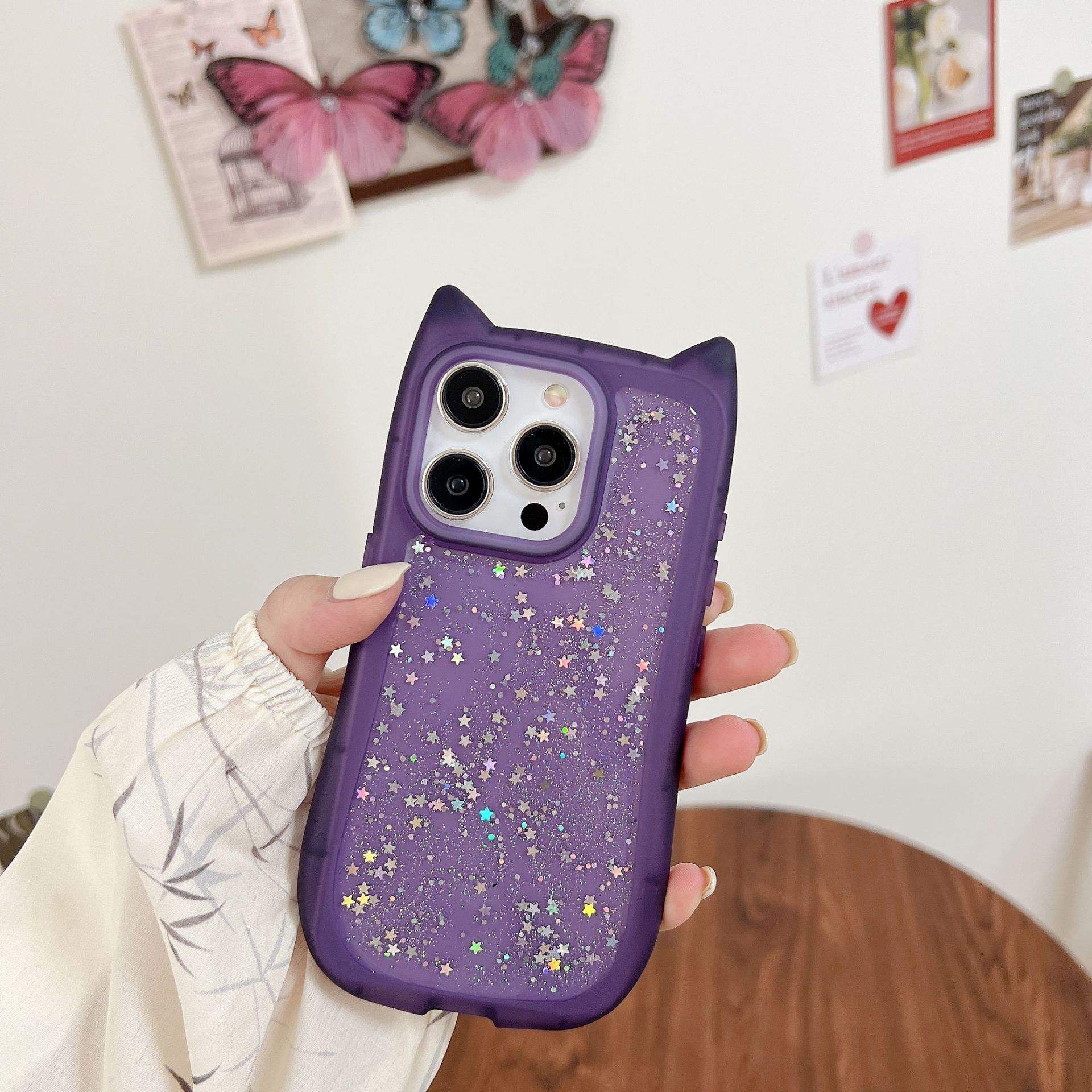 สีม่วงโปร่งแสง