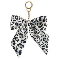 Breloque de sac à imprimé léopard, pendentif porte-clés en ruban, foulard en soie, attache de sac faite à la main
