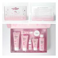 Coffret Cadeau Soin de la Peau 7 Pièces Japon Sakura – Éclaircissant, Hydratant, Essence, Niacinamide, Crème Visage et Yeux, Tonique, Nettoyant, Herbal OEM/ODM