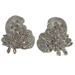 Vestido de novia de diamantes con patrón floral, diamantes de imitación de cristal cosidos y corpiño con cuentas, diamantes de imitación sueltos hechos de vidrio - Product Image 4