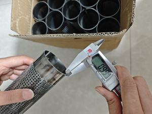 ความหนาของผนังรูกลม1มม. ท่อไทเทเนียมแบบมีรูพรุนที่สามารถจัดเตรียมภาพ<span class=keywords><strong>วาด</strong></span>ได้ - Product Image 2