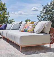 Ensemble de canapé lounge d'extérieur en rotin tressé moderne et luxueux 3 places avec coussins écologiques à séchage rapide pour jardin