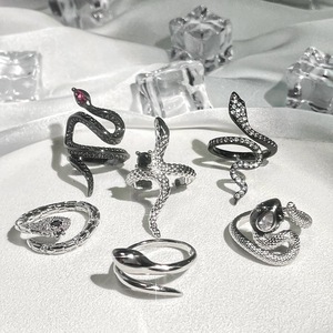 콜드 펑크 스타일 메탈 크리스탈 오픈 조정 가능한 디자인 뱀 반지 동물 과장된 손가락 반지 여성용 남성 파티 쥬얼리 - Product Image 2